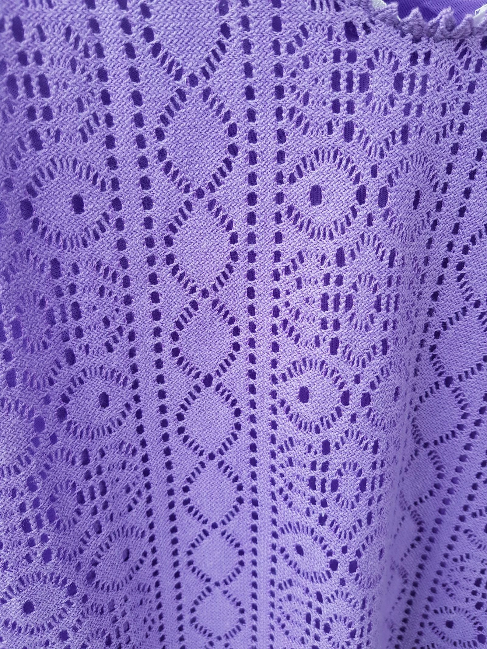 Top de alças lilá crochê bordado – photo 4